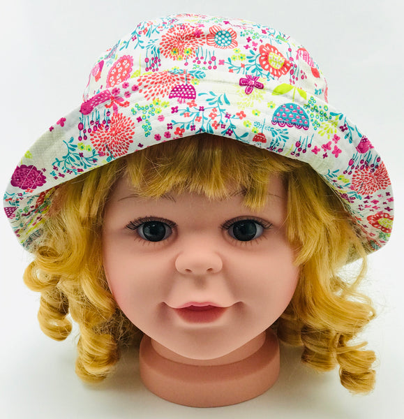 Birds and flowers bucket hat